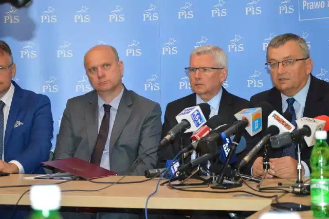 Tomasz Pałasiński (z lewej): Musimy się dogadać i wybrać wariant sądeczanki, inaczej wypadniemy z listy