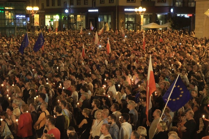 10 tysięcy osób protestowało we Wrocławiu w obronie sądów