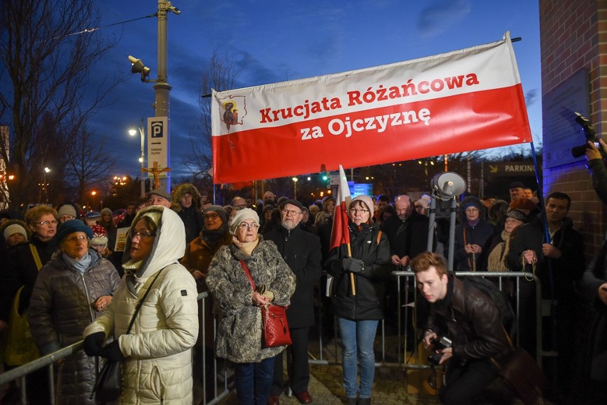 Pod Centrum Sztuki Współczesnej w Toruniu zebrali się dziś...