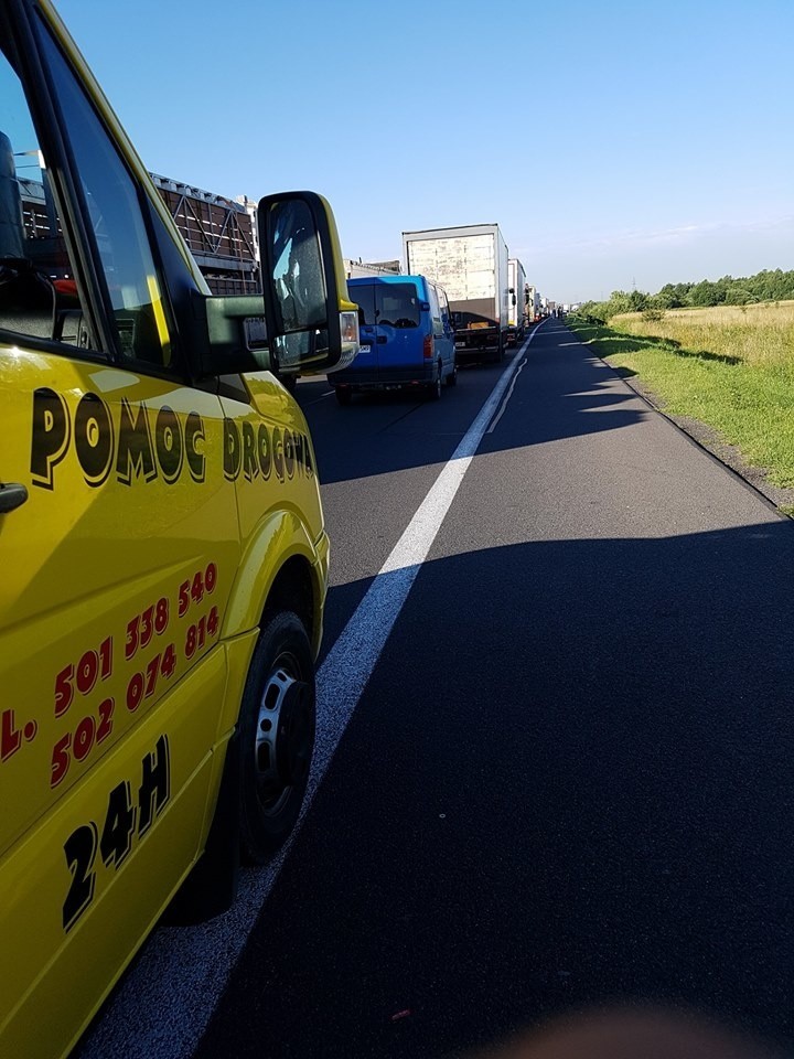 Wypadek na A4 w Gliwicach: Jedna osoba nie żyje. Zderzyły się dwa auta