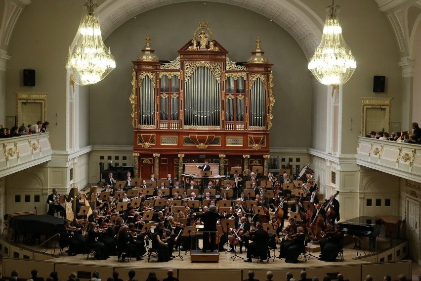 Orkiestrą Filharmonii Poznańskiej dyrygował Marek Pijarowski