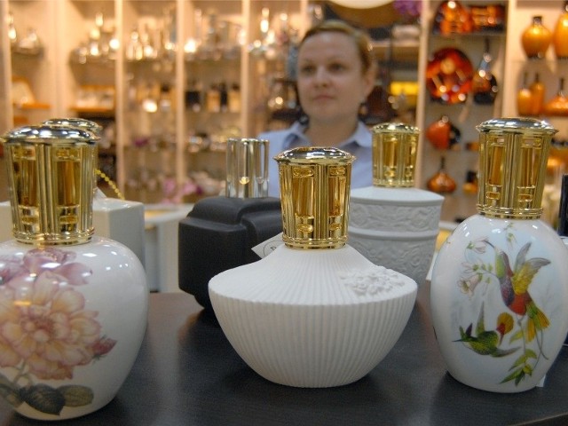 Lampki Berger to jedne z wielu pięknych przedmiotów, jakie obok porcelany i mebli, znajdziemy w sklepie Decoflor w Rzeszowie. Fot. Krystyna Baranowska