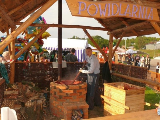 W weekend zabawa i święto smażenia powideł Powidlaki 2015