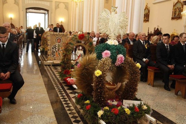 Nie mogło zabraknąć nieodłącznego elementu dożynek, czyli przepięknych wieńców