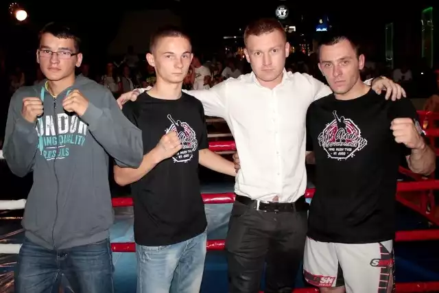 Reprezentacja Fight Academy podczas zawodów w Wyszkowie.