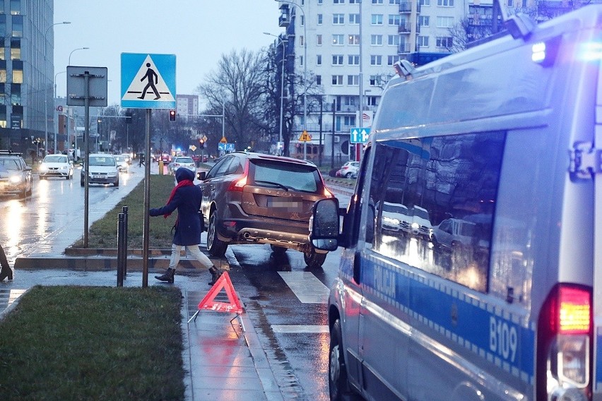 Potrącenie pieszego na przejściu dla pieszych przy ulicy...