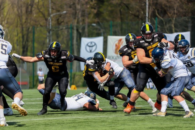 Lowlanders (ciemniejsze stroje) nie dali rady Królom z Krakowa