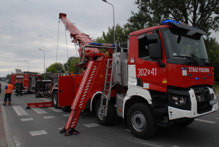 Kraków. Poważny wypadek na ul. Lipskiej [ZDJĘCIA]