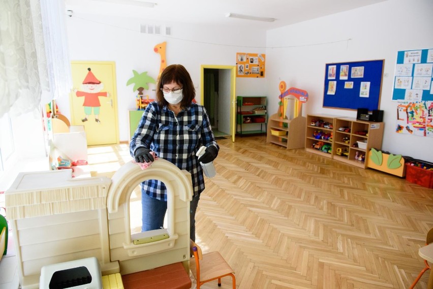 W wielu przedszkolach w Polsce trwa obecnie dezynfekcja.
