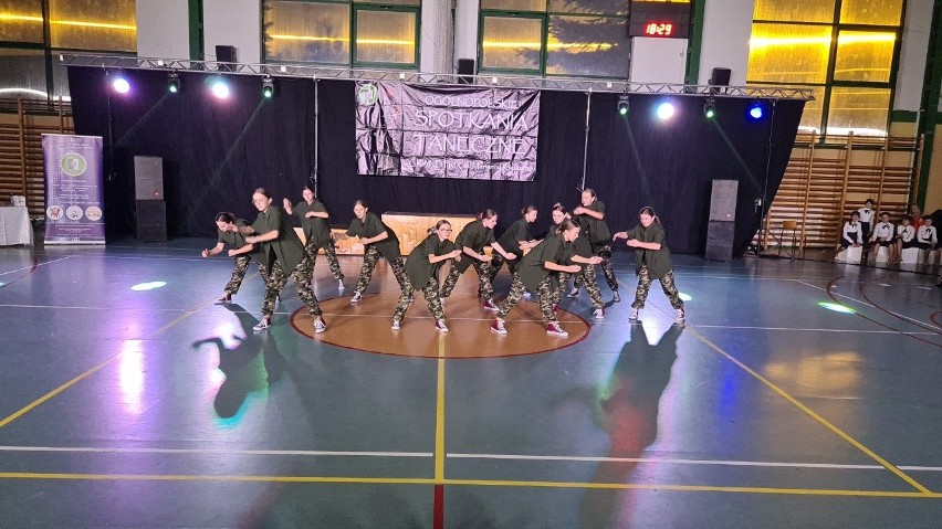 Sukces szkoły tańca Kosmos w Białobrzegach. Tancerze z ogólnopolskiego konkursu przywieźli worek medali! Zobacz zdjęcia 