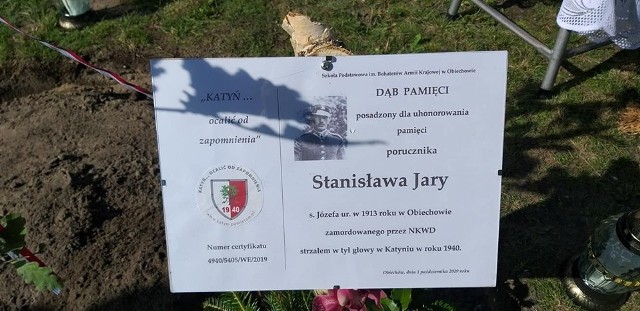 Uroczystość z okazji zasadzenia Dębu Pamięci ku czci podporucznika Stanisława Jary w Obiechowie