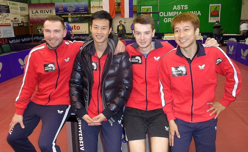 Olimpia/Unia Grudziądz (od lewej): Bartosz Such, Wang Yang,...