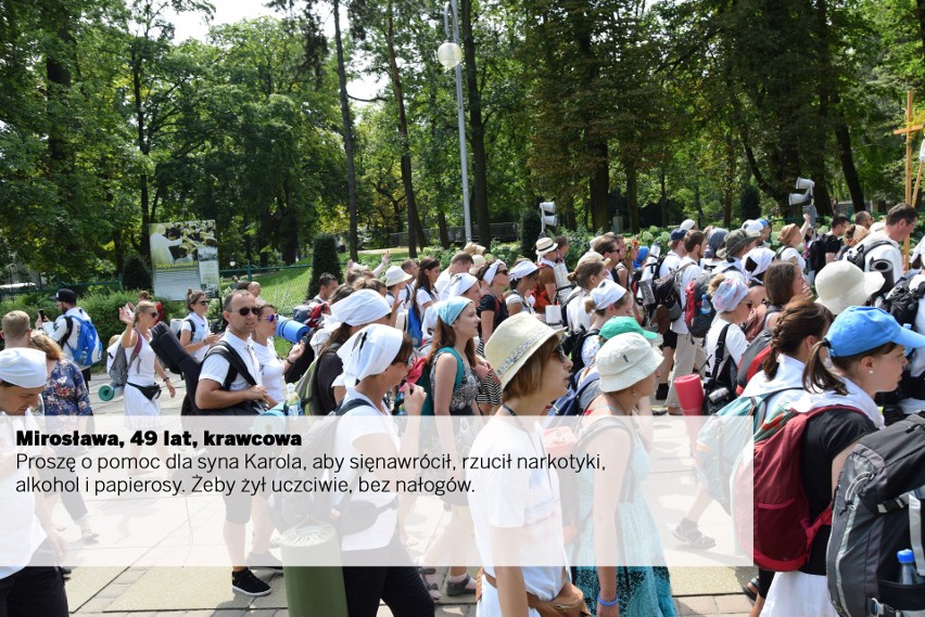 O co modlą się Polacy? Oto autentyczne intencje pielgrzymów idących na Jasną Górę 