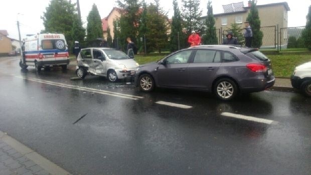 Groźny wypadek w Jastrzębiu: Ranni kierowcy w szpitalu