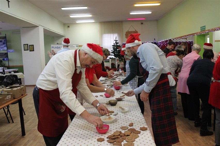 Pieczenie pierników w Chrząstowicach.