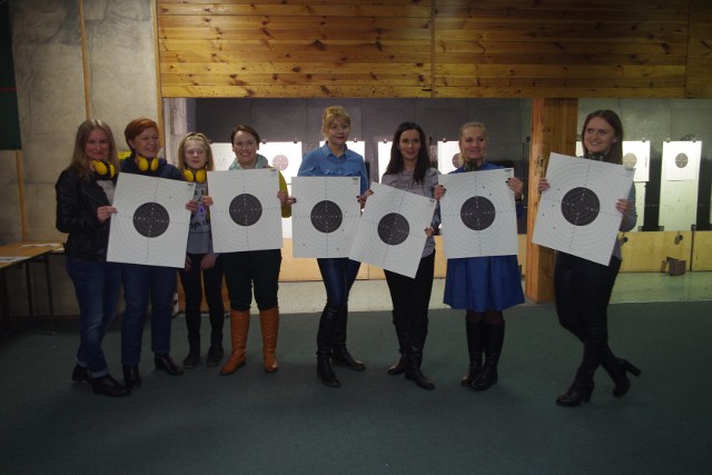 Złoty Goździk 2018. UKS Kaliber zorganizował w Dzień Kobiet strzeleckie zawody dla kobiet sukcesu