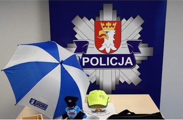 Powiat krakowski. Policjanci włączyli się w akcję charytatywną dla chorego Bruna. Dwuletni chłopiec ma nowotwór złośliwy