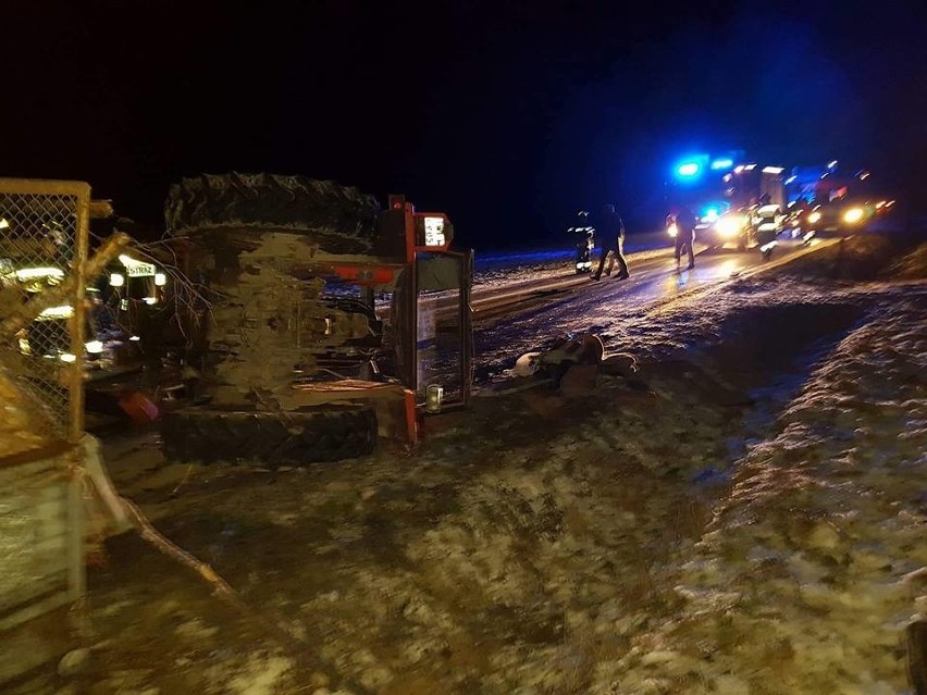 Wypadek audi z ciągnikiem w Rzeczniówku. Droga w tym miejscu...