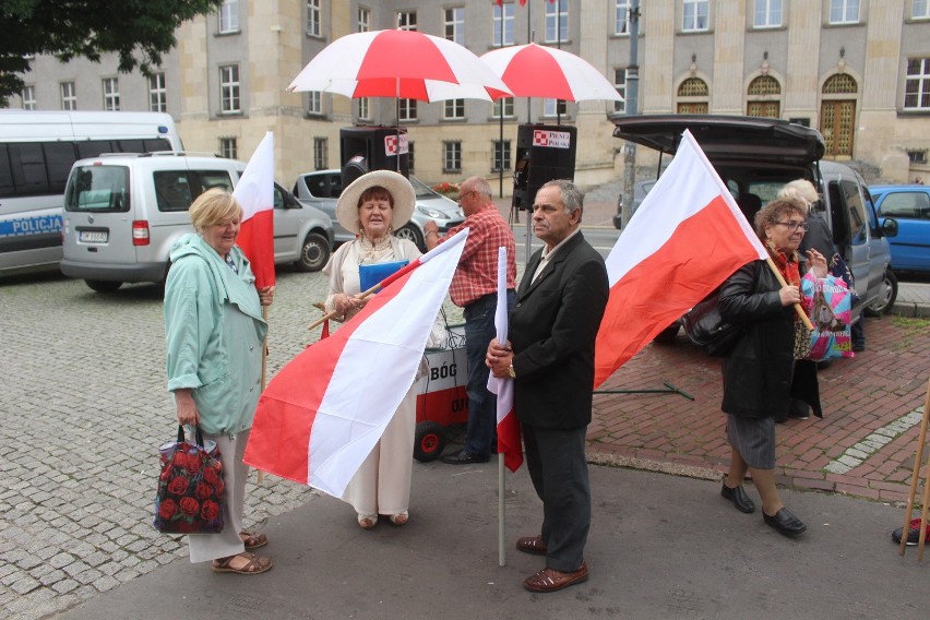 Katowice: Manifestacja w obronie polskości Śląska