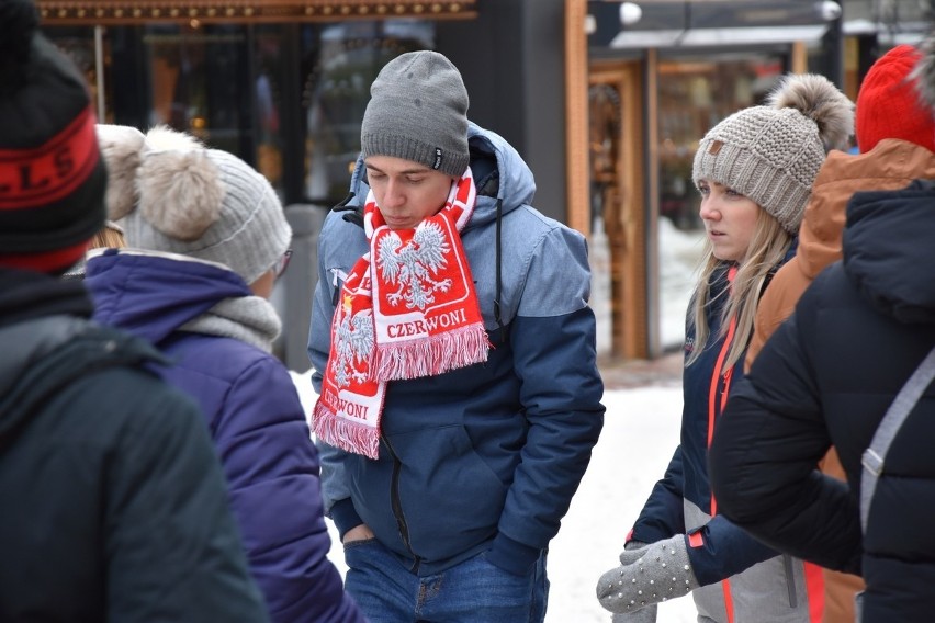 Zakopane: Pucharowe szaleństwo zaczyna się wieczorem, ale pierwsi kibice skoków są już w mieście [ZDJĘCIA]