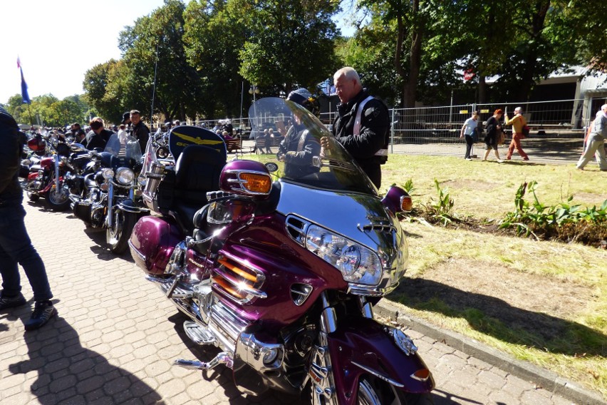 Nowy Sącz. Ponad 800 motocyklistów wzięło udział w efektownym zakończeniu sezonu [ZDJĘCIA]