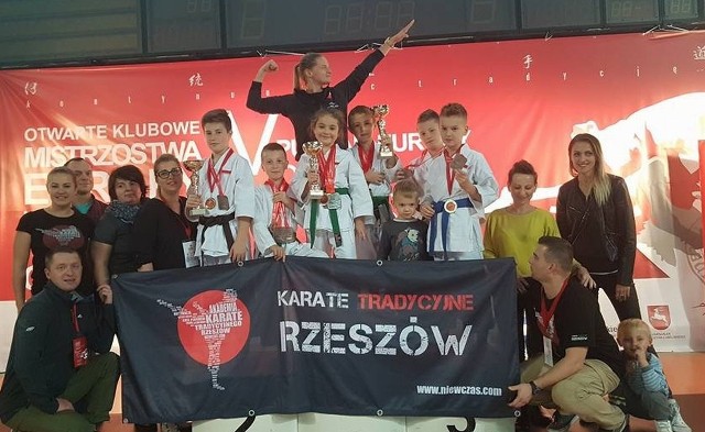 Najmłodsi karatecy z Rzeszowa wrócili w dobrych nastrojach z Lublina.