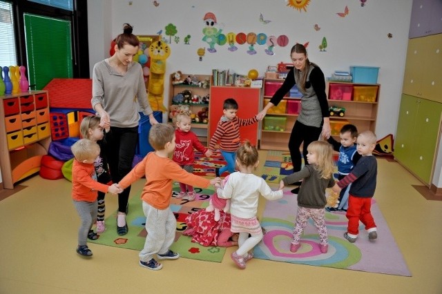 Poza zwykłymi, codziennymi zajęciami Przedszkole Rodzinne w Białymstoku w tym roku przygotowało także wyjątkową sylwestrową ofertę &#8211; dziecko może tu spędzić czas aż do popołudnia w Nowy Rok