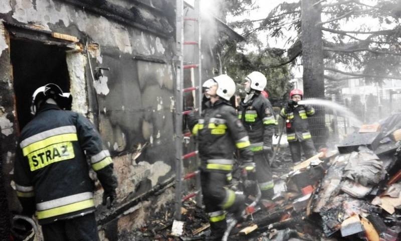 Nowy Sącz. Pożar domu przy Poniatowskiego [NOWE ZDJĘCIA, WIDEO]