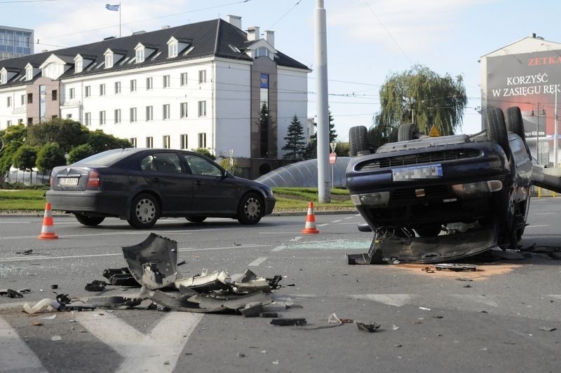 W wypadku w Bydgoszczy poszkodowany był policjant....