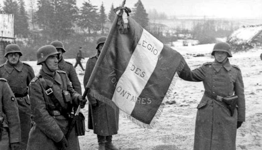 Żołnierze LVF w drodze na front. Zdjęcie wykonano w...