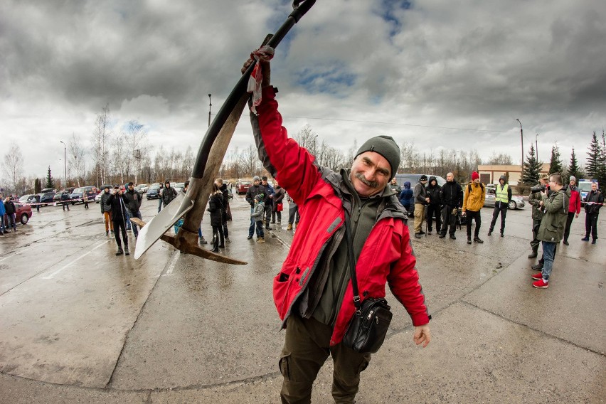 6 marca odbyła się manifestacja poparcia dla odkrywców...