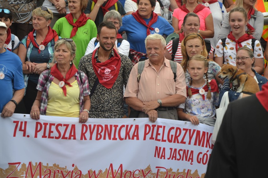 W środę, 31 lipca krótko przed godziną 10 wierni wyruszyli...