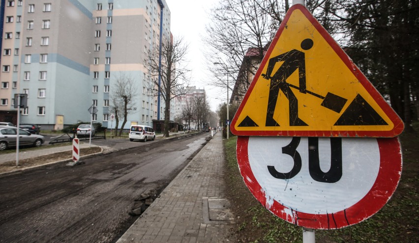 Trwają prace drogowe na ulicy Staszica w Rzeszowie.