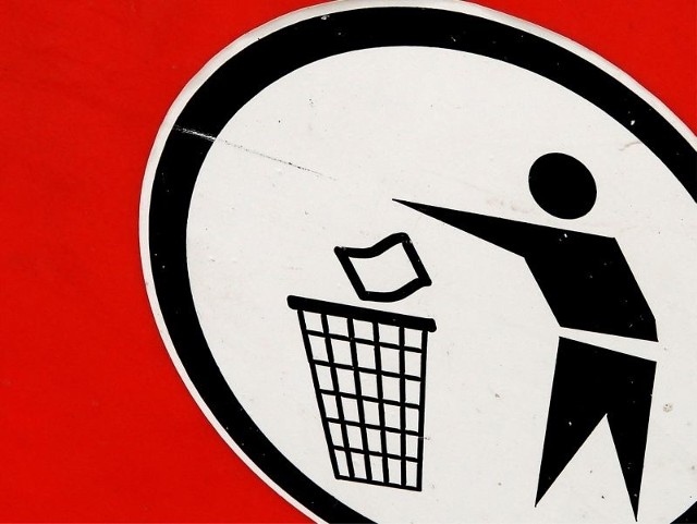 Od lipca gospodarkę śmieciami przejmują samorządy