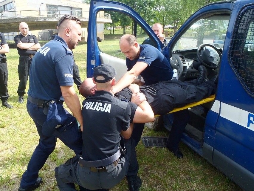 Białostoccy policjanci trenowali udzielanie pierwszej pomocy...