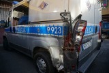 Bielsko-Biała: Pijany kierowca wjechał w policyjny radiowóz, dachował i chciał uciekać