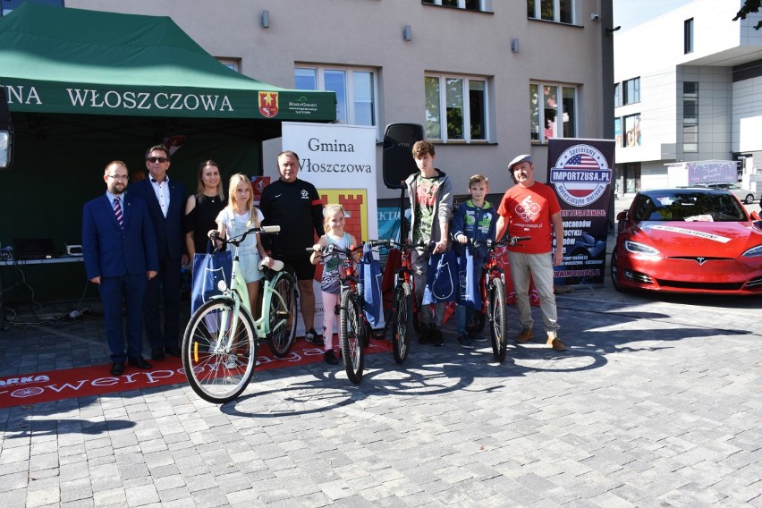 Wielki finał akcji Rower Pomaga we Włoszczowie. Mnóstwo atrakcji i wspaniała zabawa. Czwórka dzieci dostała wymarzone rowery (ZDJĘCIA WIDEO)