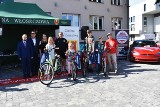 Wielki finał akcji Rower Pomaga we Włoszczowie. Mnóstwo atrakcji i wspaniała zabawa. Czwórka dzieci dostała wymarzone rowery (ZDJĘCIA WIDEO)