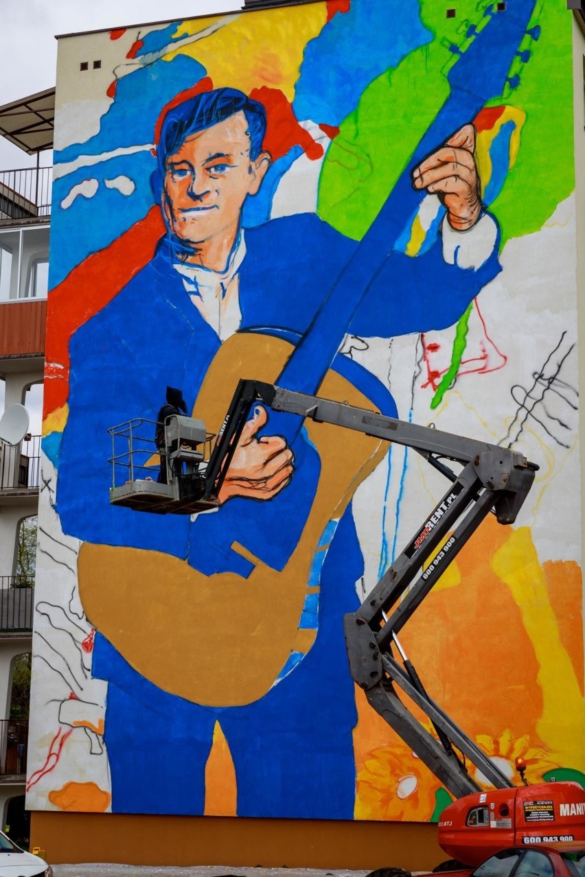 Swój mural w Białymstoku ma też Zenek Martyniuk jeden z...