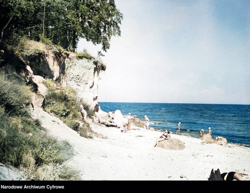 Archiwalne, przedwojenne zdjęcia z pomorskich plaż.