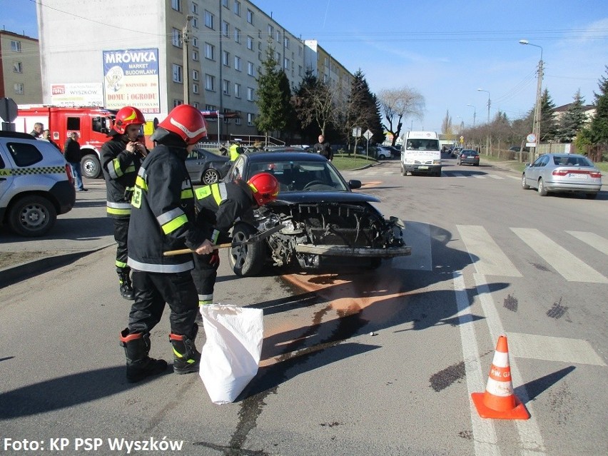 Wyszków: zderzenie volkswagena i saaba [ZDJĘCIA]