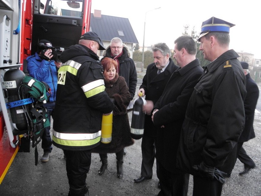 ŻNIN. Strażacy zawodowi dostali pojazd za milion złotych