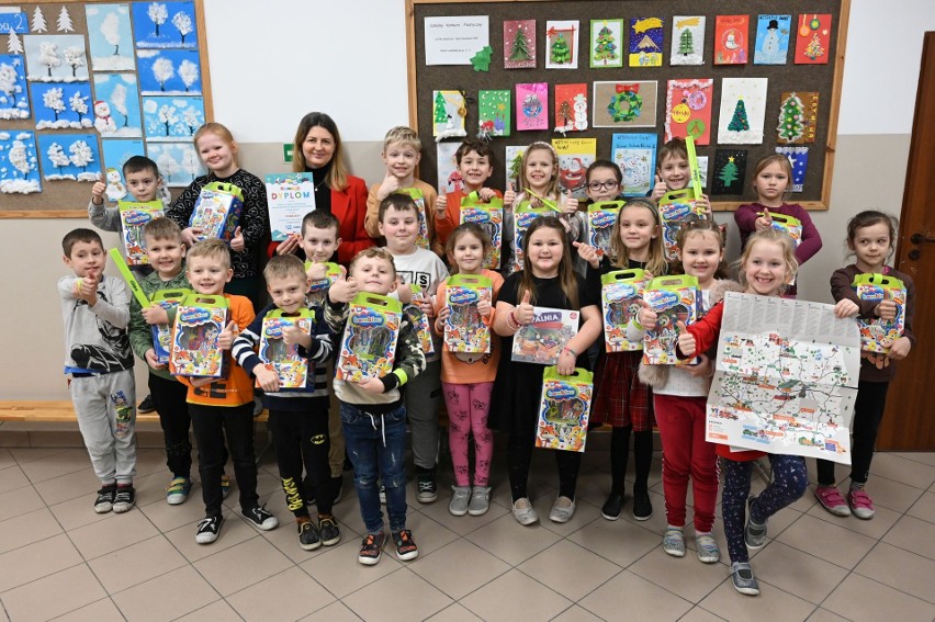Klasa I Szkoły Podstawowej w Zajączkowie liczy 22 uczniów –...