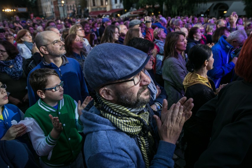 Szalom na Szerokiej przyciągnął tłumy krakowian. Zobacz jak bawili się na finale Festiwalu Kultury Żydowskiej