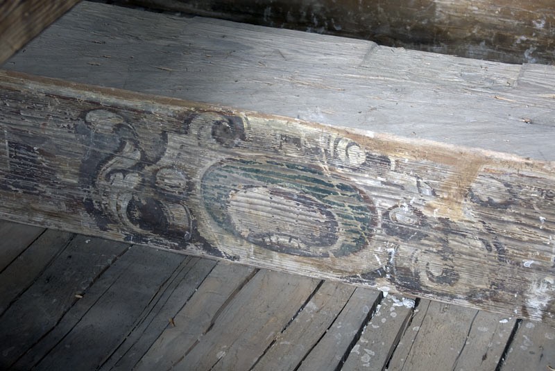 Polichromowane belki i deski z dawnych stropów zamku odkryto...