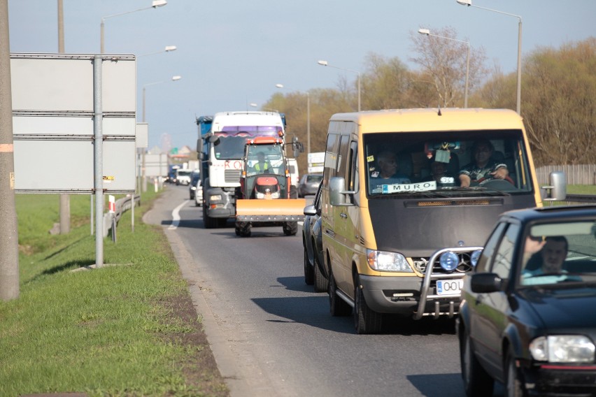 Wypadek cysterny na autostradzie A4 spowodował ogromny korek...