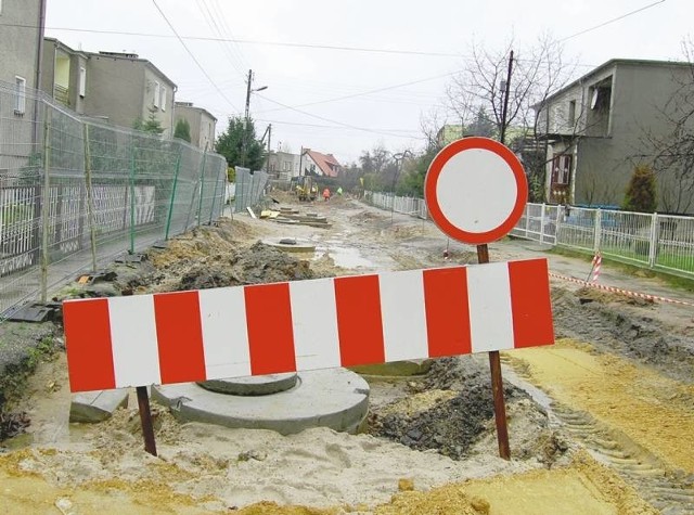 Od wielu miesięcy mieszkańcy Marcinkowskiego czekają na koniec remontu na ich ulicy. Na razie wielu z nich nie może nawet dojechać do swoich domów.