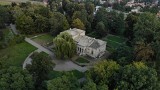 Kraków. XIX-wieczny dwór Badenich w Wadowie od kilkunastu lat umiera na oczach wszystkich