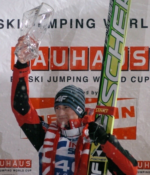 Kamil Stoch wygrywa w piątek Puchar Świata...