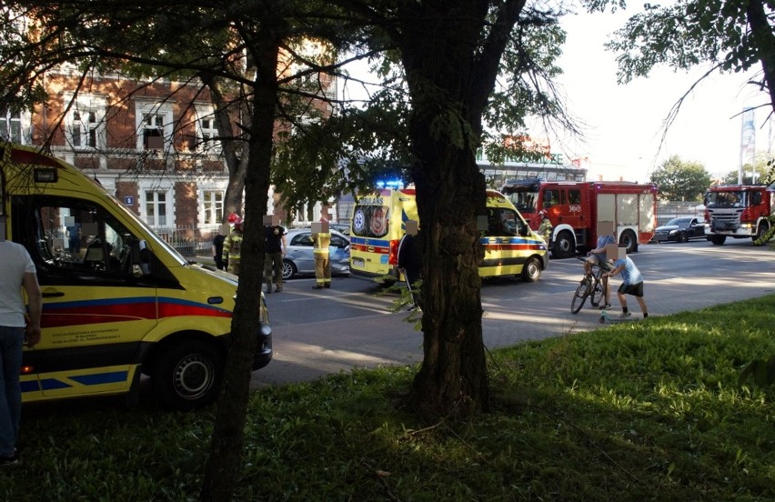 Wypadek na ulicy Bałtyckiej w Słupsku. Dwie osoby w szpitalu [ZDJĘCIA]